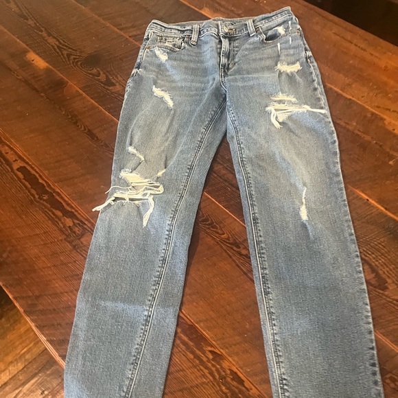 Old Navy Boyfriend Mid-Rise. Worn 4 to 5 times. In excellent used condition. - Picture 4 of 6